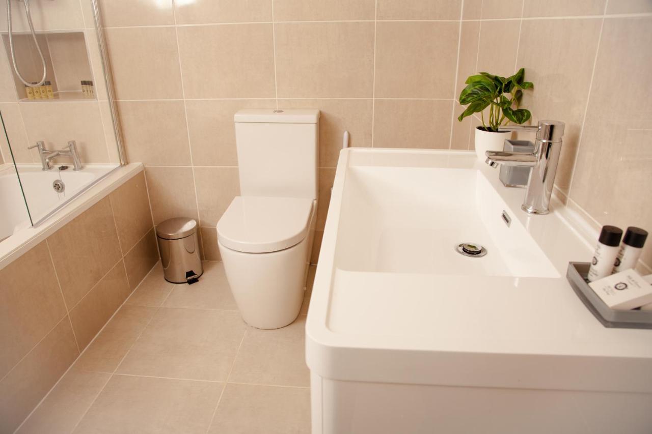 High Life Serviced Apartments - Old Town Swindon Buitenkant foto