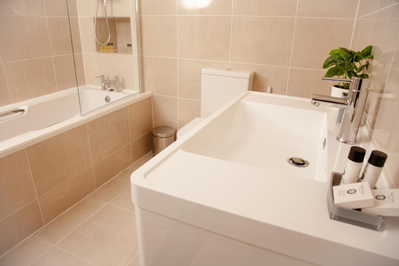 High Life Serviced Apartments - Old Town Swindon Buitenkant foto