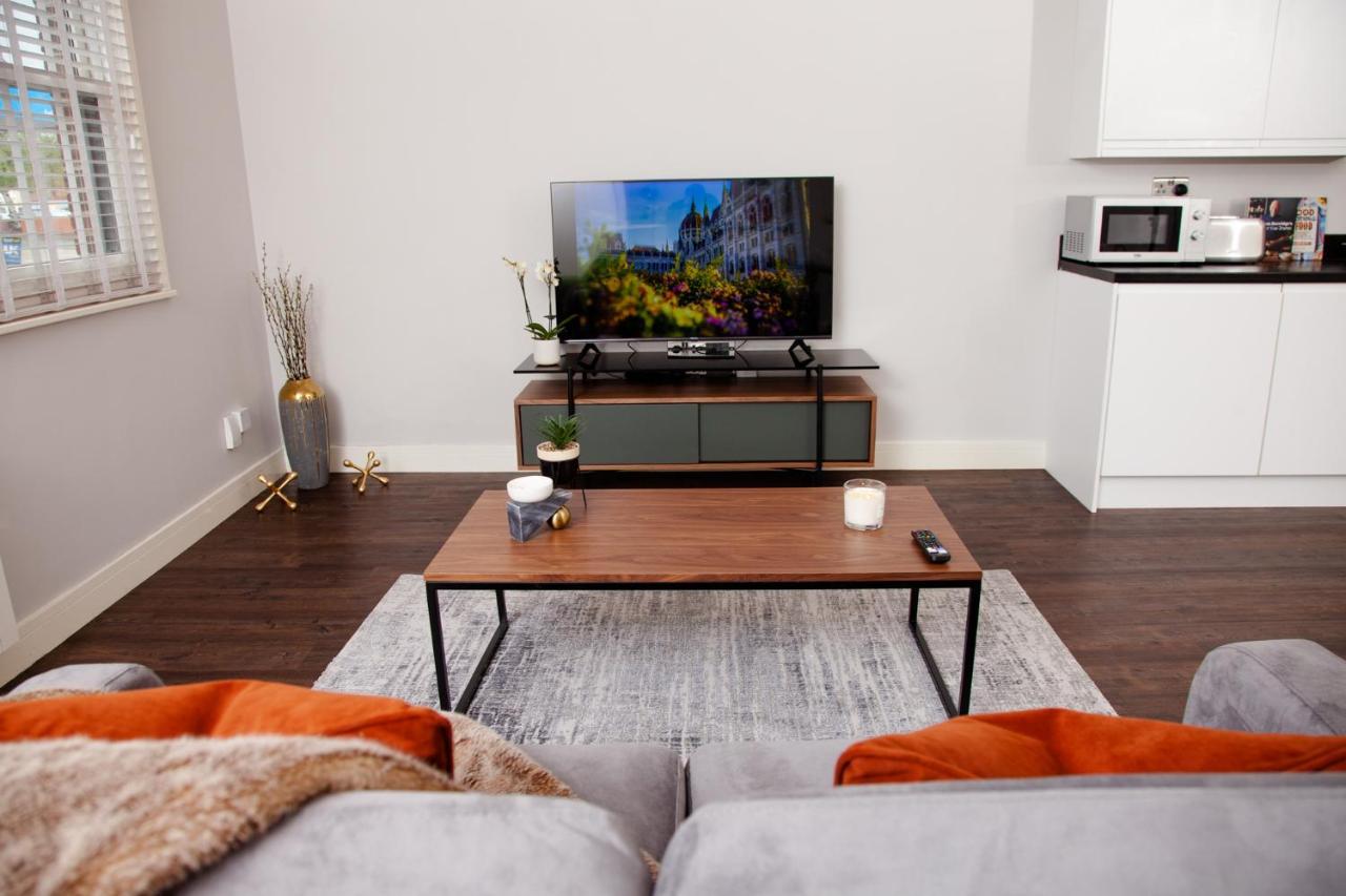 High Life Serviced Apartments - Old Town Swindon Buitenkant foto