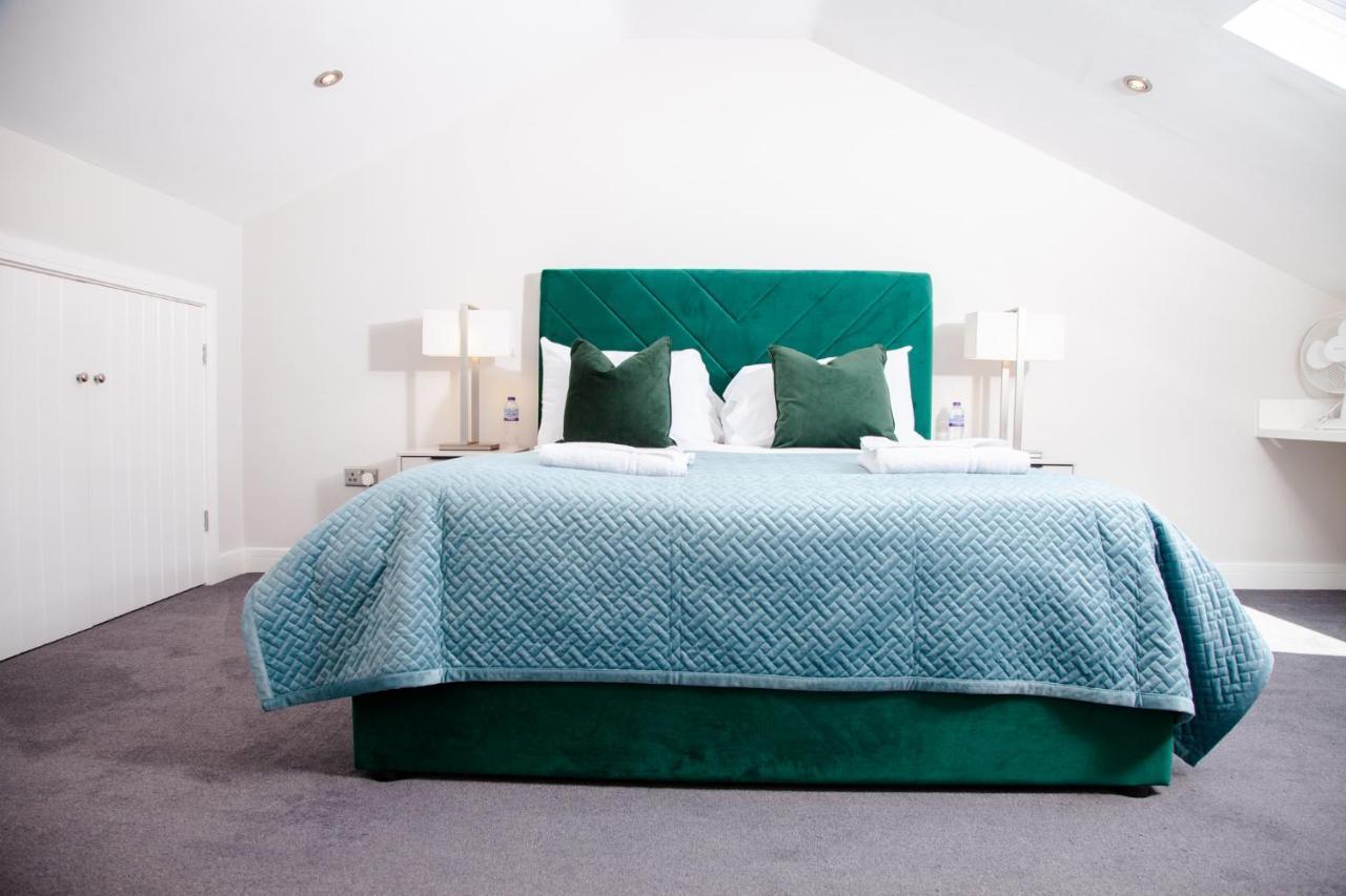 High Life Serviced Apartments - Old Town Swindon Buitenkant foto