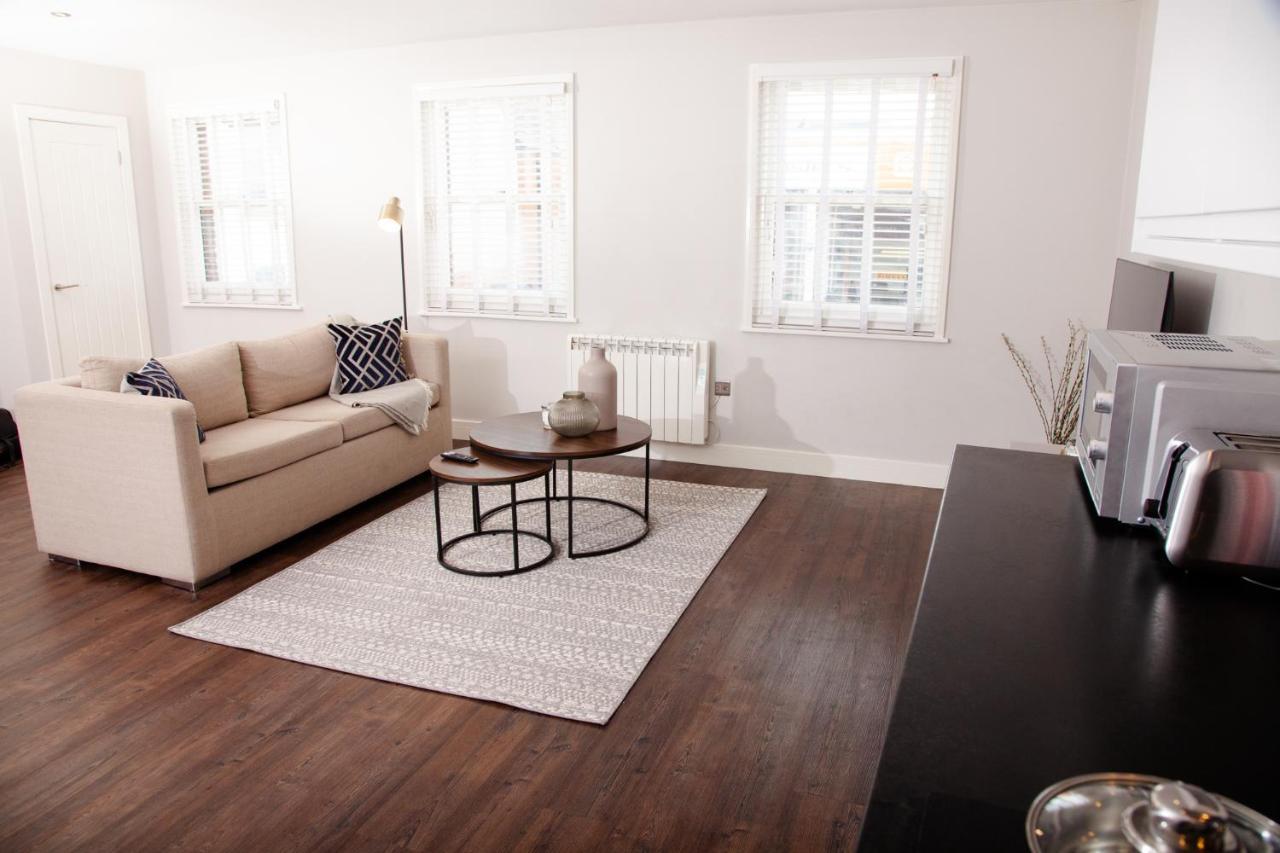 High Life Serviced Apartments - Old Town Swindon Buitenkant foto