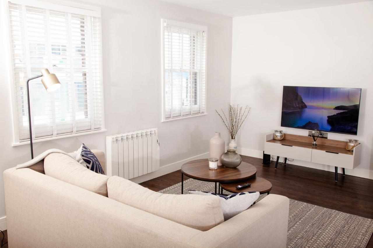 High Life Serviced Apartments - Old Town Swindon Buitenkant foto