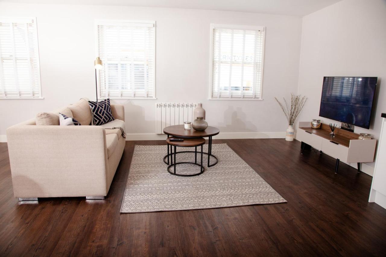 High Life Serviced Apartments - Old Town Swindon Buitenkant foto