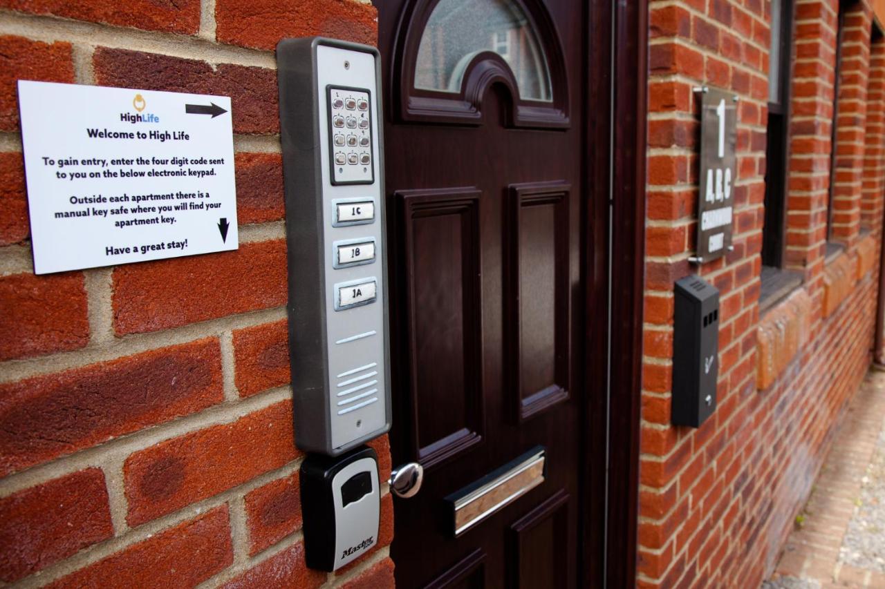 High Life Serviced Apartments - Old Town Swindon Buitenkant foto