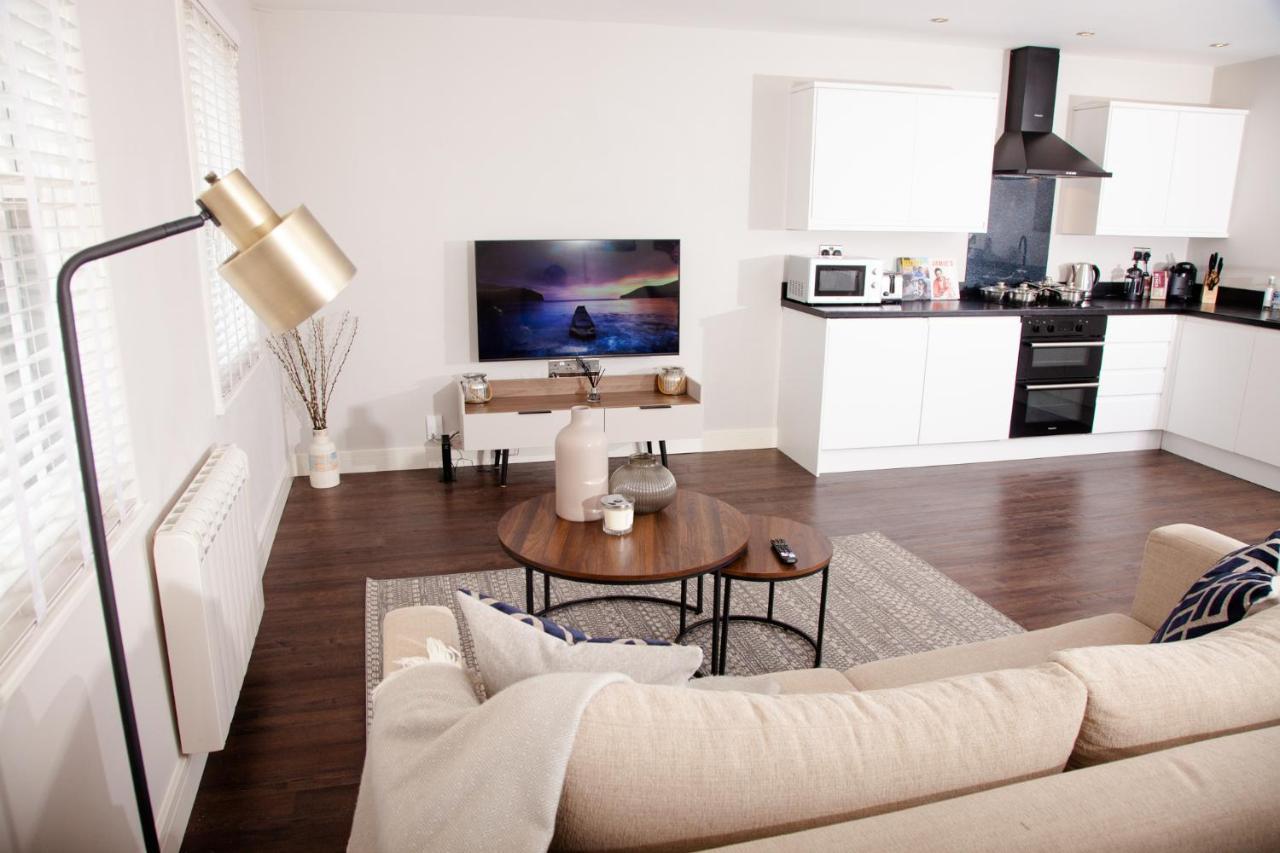High Life Serviced Apartments - Old Town Swindon Buitenkant foto