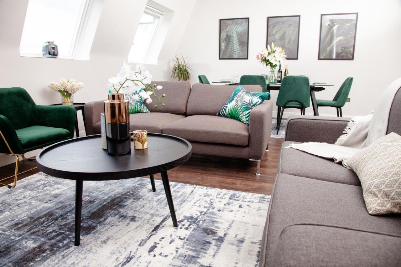 High Life Serviced Apartments - Old Town Swindon Buitenkant foto
